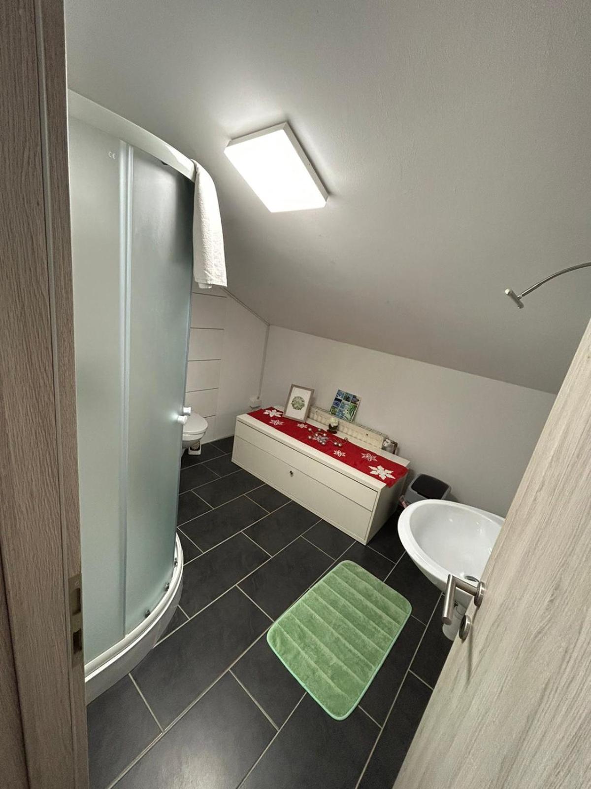 ליוטומר Apartments And Wellness Scavnicar מראה חיצוני תמונה