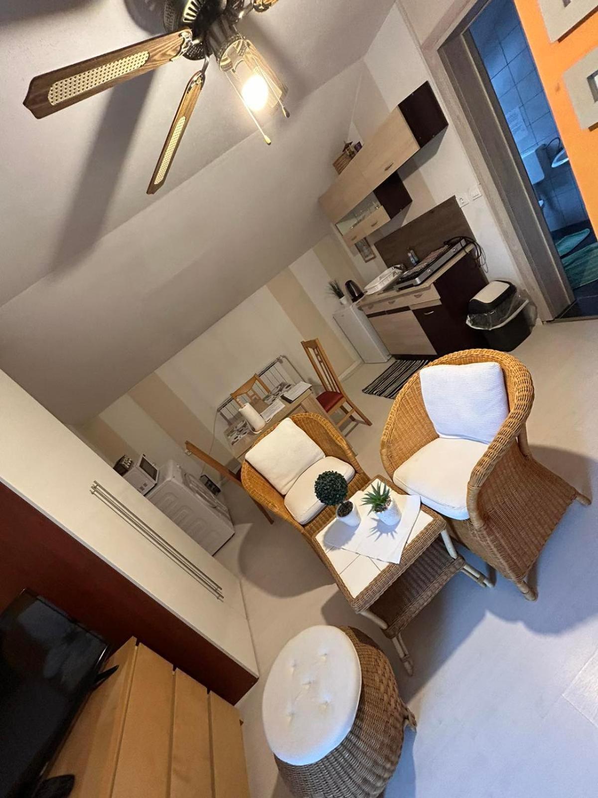 ליוטומר Apartments And Wellness Scavnicar מראה חיצוני תמונה